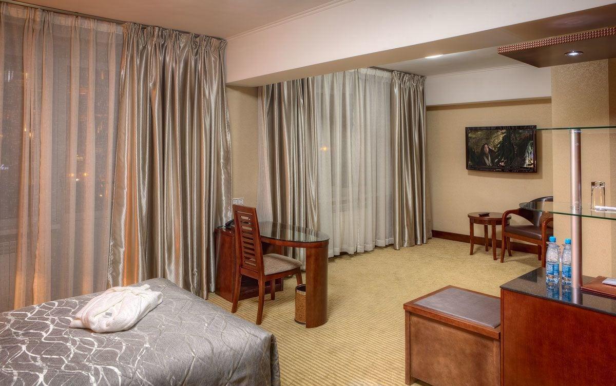 Voyage Hotel Алмати Екстер'єр фото