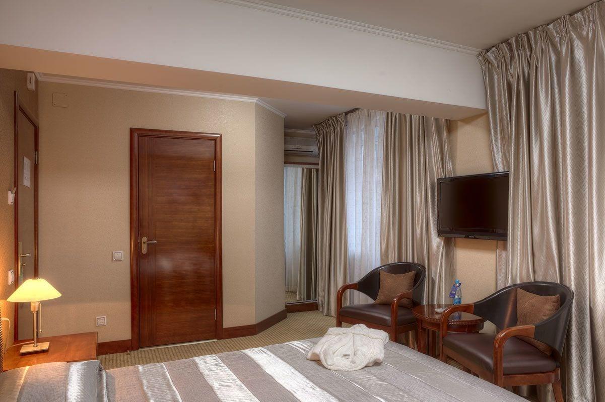 Voyage Hotel Алмати Екстер'єр фото