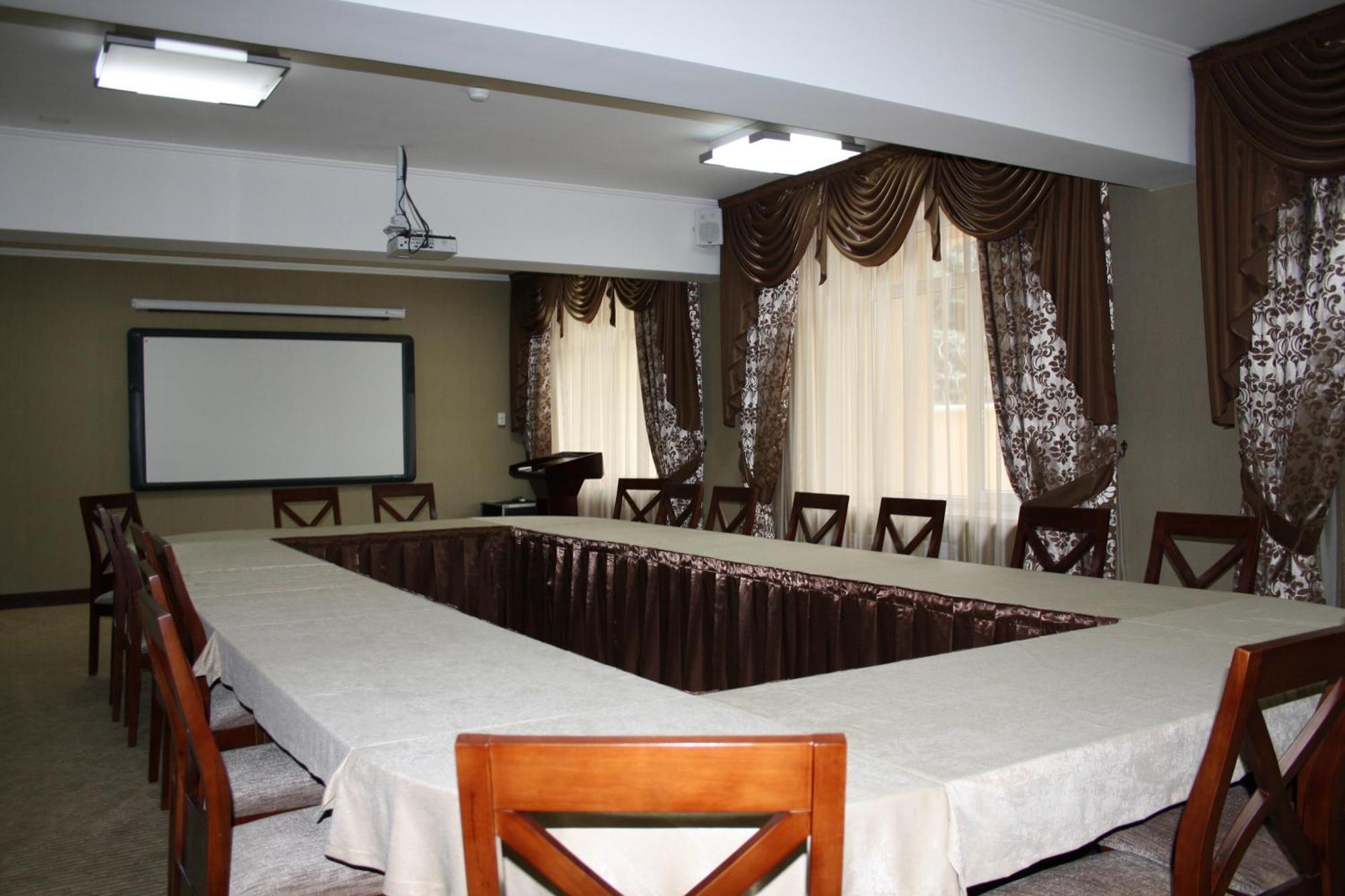 Voyage Hotel Алмати Екстер'єр фото