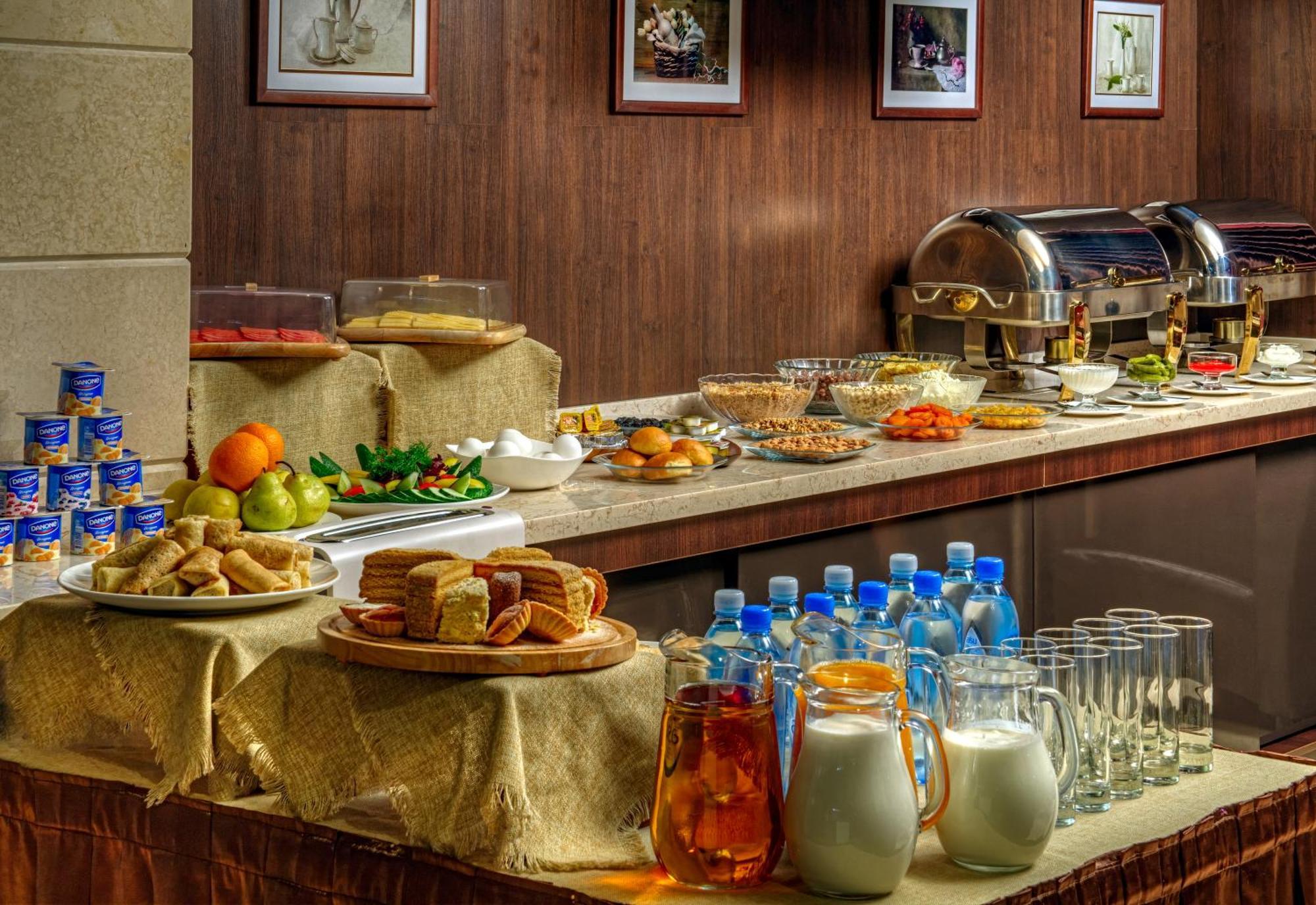 Voyage Hotel Алмати Екстер'єр фото